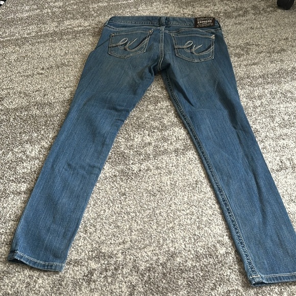 Express stretch low rise jean legging light wash size 8 short - Picture 2 of 3